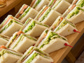Mini club sandwichs saumon, traiteur cacher Le XXV Paris